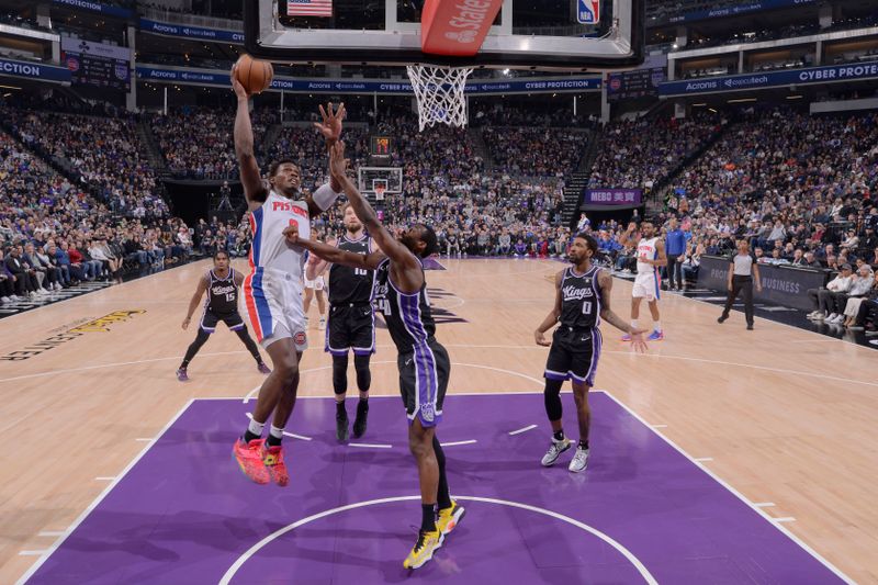 SACRAMENTO, CA - FEBRUARY 7: Jalen Duren #0 of the Detroit Pistons drives to the basket during the game against the Sacramento Kings on February 7, 2024 at Golden 1 Center in Sacramento, California. NOTE TO USER: User expressly acknowledges and agrees that, by downloading and or using this Photograph, user is consenting to the terms and conditions of the Getty Images License Agreement. Mandatory Copyright Notice: Copyright 2024 NBAE (Photo by Rocky Widner/NBAE via Getty Images)