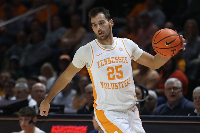 Top Performers of Tennessee Volunteers Shine in Recent Games, Georgia Bulldogs Prepare for a Tou...