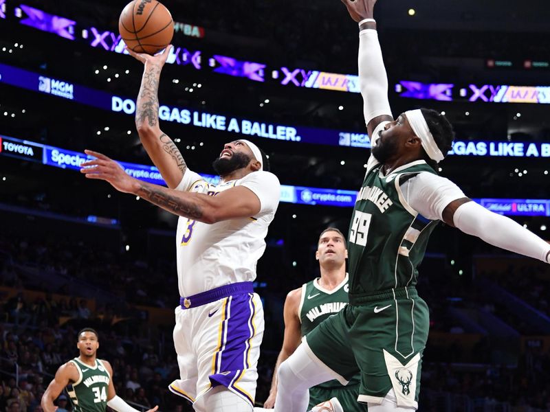 LOS ANGELES, CA - OCTOBER 15: Anthony Davis #3 of the Los Angeles Lakers shoots the ball during the preseason game on October 15, 2023 at Crypto.Com Arena in Los Angeles, California. NOTE TO USER: User expressly acknowledges and agrees that, by downloading and/or using this Photograph, user is consenting to the terms and conditions of the Getty Images License Agreement. Mandatory Copyright Notice: Copyright 2023 NBAE (Photo by Juan Ocampo/NBAE via Getty Images)