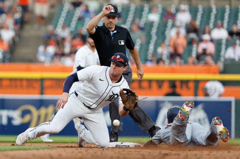 Jun 12, 2024; Detroit, Michigan, USA;  Washington Nationals second baseman Luis Garcia Jr. (2) steals second ahead of the throw to Detroit Tigers second baseman Colt Keith (33) in the fifth inning at Comerica Park. Mandatory Credit: Rick Osentoski-USA TODAY Sports