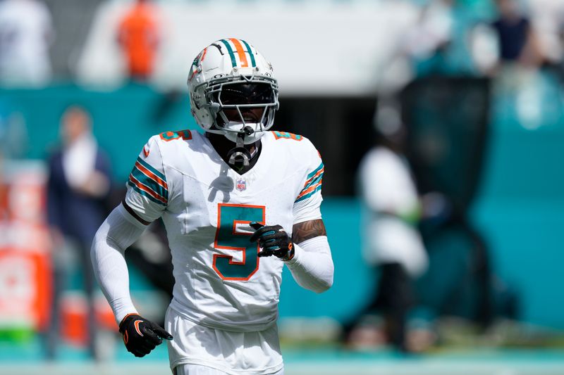 Miami Dolphins cornerback Jalen Ramsey warms up before the start of an NFL football game against the New England Patriots, Monday, Sunday, Oct. 29, 2023 in Miami Gardens, Fla. (AP Photo/Wilfredo Lee)