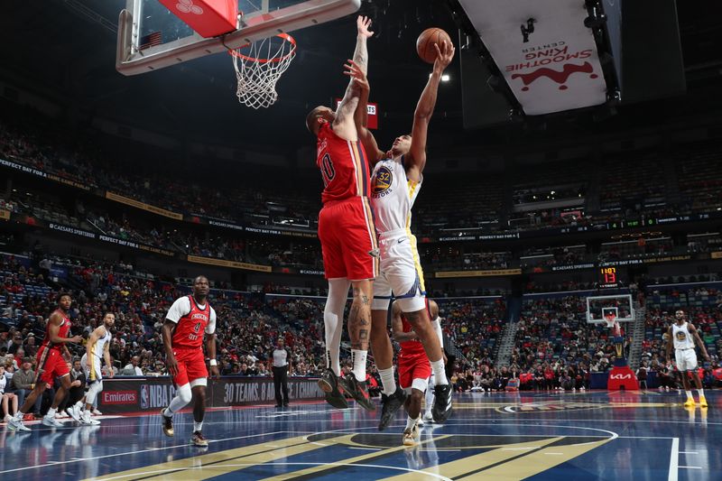 NEW ORLEANS, LA - NOVEMBER 22: Trayce Jackson-Davis #32 of the Golden State Warriors drives to the basket during the game against the New Orleans Pelicans during the Emirates NBA Cup game on November 22, 2024 at the Smoothie King Center in New Orleans, Louisiana. NOTE TO USER: User expressly acknowledges and agrees that, by downloading and or using this Photograph, user is consenting to the terms and conditions of the Getty Images License Agreement. Mandatory Copyright Notice: Copyright 2024 NBAE (Photo by Layne Murdoch Jr./NBAE via Getty Images)