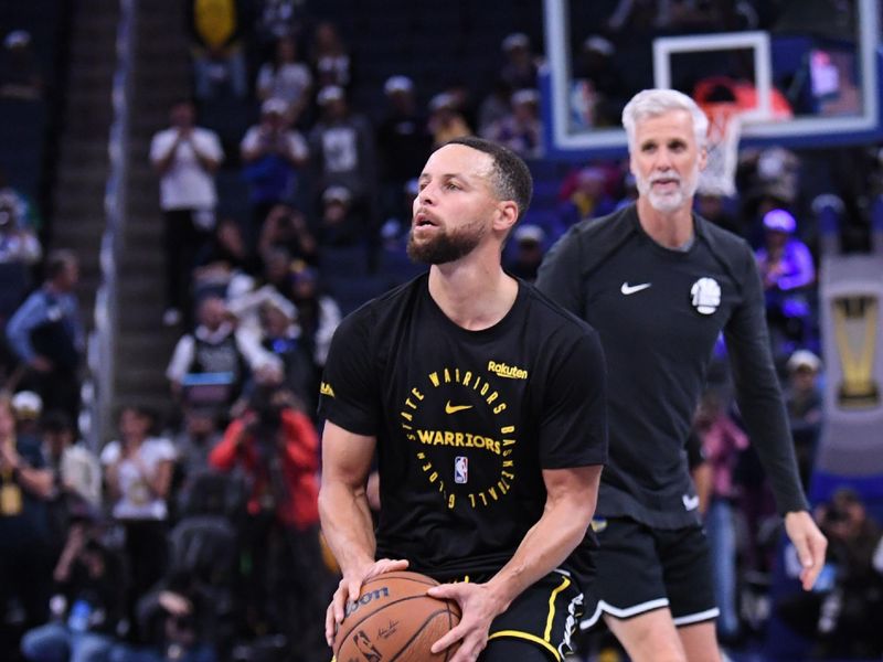 SAN FRANCISCO, CA - NOVEMBER 12: Stephen Curry #30 of the Golden State Warriors warms up before the game against the Dallas Mavericks during the Emirates NBA Cup game on November 12, 2024 at Chase Center in San Francisco, California. NOTE TO USER: User expressly acknowledges and agrees that, by downloading and or using this photograph, user is consenting to the terms and conditions of Getty Images License Agreement. Mandatory Copyright Notice: Copyright 2024 NBAE (Photo by Noah Graham/NBAE via Getty Images)