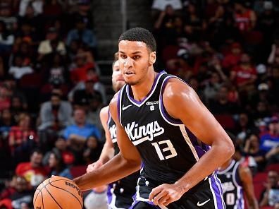 HOUSTON, TX - NOVEMBER 6: Keegan Murray #13 of the Sacramento Kings dribbles the ball during the game against the Houston Rockets on November 6, 2023 at the Toyota Center in Houston, Texas. NOTE TO USER: User expressly acknowledges and agrees that, by downloading and or using this photograph, User is consenting to the terms and conditions of the Getty Images License Agreement. Mandatory Copyright Notice: Copyright 2023 NBAE (Photo by Logan Riely/NBAE via Getty Images)