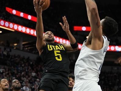 MINNEAPOLIS, MN -  NOVEMBER 30 :  Talen Horton-Tucker #5 of the Utah Jazz drives to the basket during the game against the Minnesota Timberwolves on November 30, 2023 at Target Center in Minneapolis, Minnesota. NOTE TO USER: User expressly acknowledges and agrees that, by downloading and or using this Photograph, user is consenting to the terms and conditions of the Getty Images License Agreement. Mandatory Copyright Notice: Copyright 2023 NBAE (Photo by Jordan Johnson/NBAE via Getty Images)