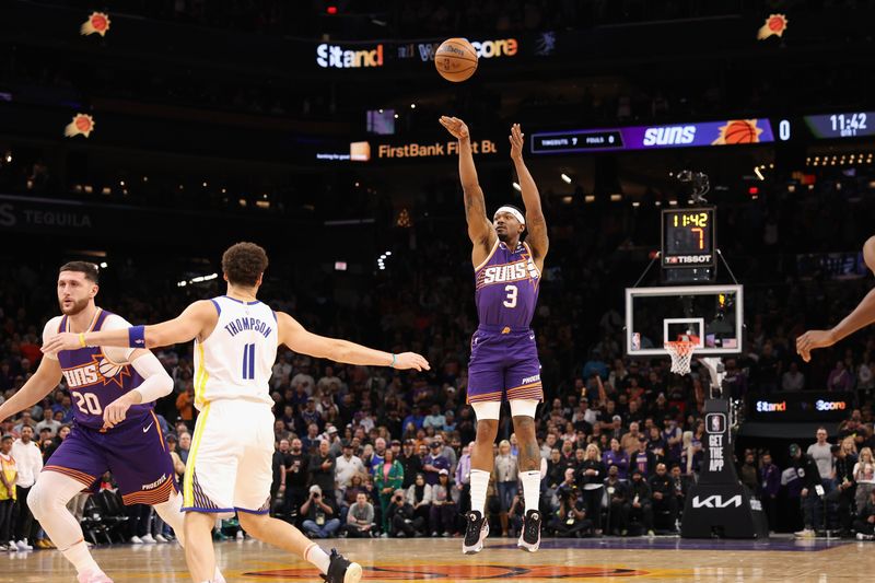 PHOENIX, ARIZONA - DECEMBER 12: Bradley Beal #3 of the Phoenix Suns puts up a three-point shot against the Golden State Warriors during the first half of the NBA game at Footprint Center on December 12, 2023 in Phoenix, Arizona. NOTE TO USER: User expressly acknowledges and agrees that, by downloading and or using this photograph, User is consenting to the terms and conditions of the Getty Images License Agreement.  (Photo by Christian Petersen/Getty Images)