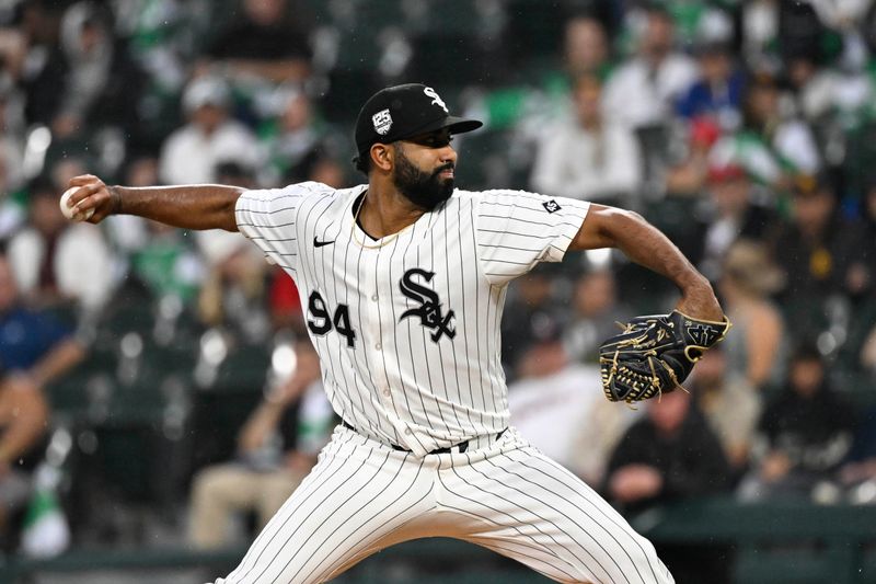 Sep 20, 2025; Chicago, Illinois, USA;  Chicago White Sox pitcher Yoendrys Gómez (94) delivers during the first inning against the San Diego Padres at Rate Field. Mandatory Credit: Matt Marton-Imagn Images