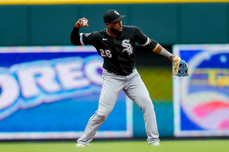 May 7, 2023; Cincinnati, Ohio, USA; Chicago White Sox third baseman Hanser Alberto (26) throws to second to get Cincinnati Reds left fielder Henry Ramos (not pictured) out in the fifth inning at Great American Ball Park. Mandatory Credit: Katie Stratman-USA TODAY Sports