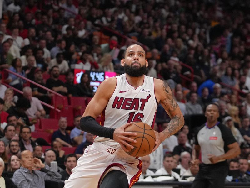 MIAMI, FL - APRIL 19: Caleb Martin #16 of the Miami Heat drives to the basket during the game against the Chicago Bulls during the 2024 SoFi Play-In Tournament on April 19, 2024 at Kaseya Center in Miami, Florida. NOTE TO USER: User expressly acknowledges and agrees that, by downloading and or using this Photograph, user is consenting to the terms and conditions of the Getty Images License Agreement. Mandatory Copyright Notice: Copyright 2024 NBAE (Photo by Eric Espada/NBAE via Getty Images)