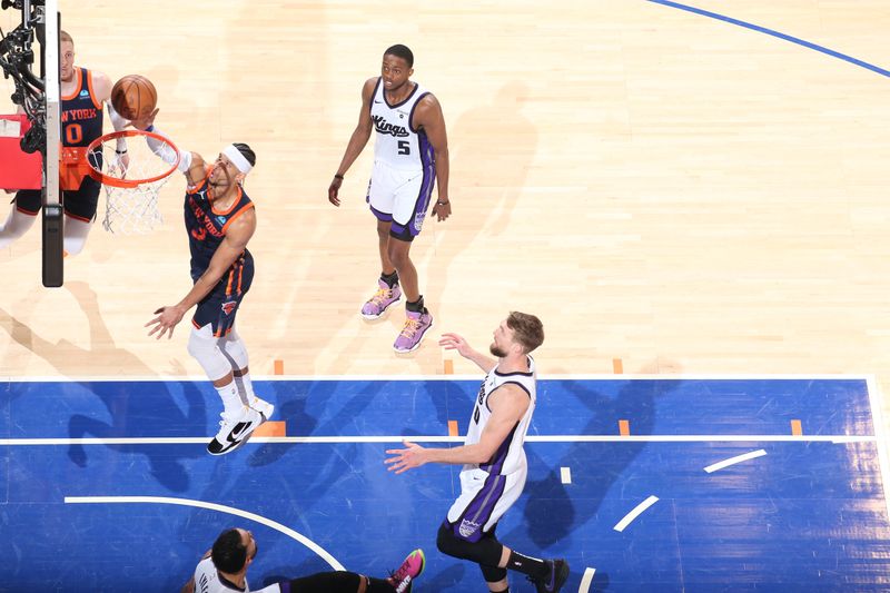 NEW YORK, NY - APRIL 4: Josh Hart #3 of the New York Knicks drives to the basket during the game against the Sacramento Kings on April 4, 2024 at Madison Square Garden in New York City, New York.  NOTE TO USER: User expressly acknowledges and agrees that, by downloading and or using this photograph, User is consenting to the terms and conditions of the Getty Images License Agreement. Mandatory Copyright Notice: Copyright 2024 NBAE  (Photo by Nathaniel S. Butler/NBAE via Getty Images)