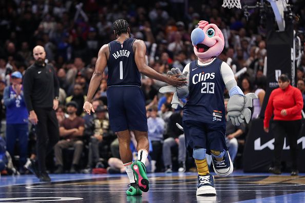 LOS ANGELES, CALIFORNIA - NOVEMBER 17: James Harden #1 of the LA Clippers reacts with mascot Chuck the Condor in the fourth period against the Houston Rockets during an NBA In-Season Tournament game at Crypto.com Arena on November 17, 2023 in Los Angeles, California. NOTE TO USER: User expressly acknowledges and agrees that, by downloading and or using this photograph, User is consenting to the terms and conditions of the Getty Images License Agreement. (Photo by Meg Oliphant/Getty Images)