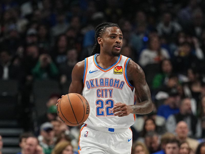 DALLAS, TX - JANUARY 17:  Cason Wallace #22 of the Oklahoma City Thunder dribbles the ball during the game against the Dallas Mavericks on January 17, 2025 at American Airlines Center in Dallas, Texas. NOTE TO USER: User expressly acknowledges and agrees that, by downloading and or using this photograph, User is consenting to the terms and conditions of the Getty Images License Agreement. Mandatory Copyright Notice: Copyright 2025 NBAE (Photo by Glenn James/NBAE via Getty Images)