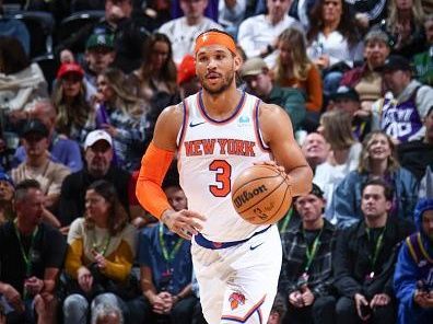 SALT LAKE CITY, UT - DECEMBER 13:  Josh Hart #3 of the New York Knicks handles the ball during the game  on December 13, 2023 at vivint.SmartHome Arena in Salt Lake City, Utah. NOTE TO USER: User expressly acknowledges and agrees that, by downloading and or using this Photograph, User is consenting to the terms and conditions of the Getty Images License Agreement. Mandatory Copyright Notice: Copyright 2023 NBAE (Photo by Melissa Majchrzak/NBAE via Getty Images)