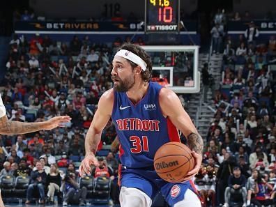 NEW ORLEANS, LA - NOVEMBER 2: Joe Harris #31 of the Detroit Pistons drives to the basket during the game against the New Orleans Pelicans on November 2, 2023 at the Smoothie King Center in New Orleans, Louisiana. NOTE TO USER: User expressly acknowledges and agrees that, by downloading and or using this Photograph, user is consenting to the terms and conditions of the Getty Images License Agreement. Mandatory Copyright Notice: Copyright 2023 NBAE (Photo by Layne Murdoch Jr./NBAE via Getty Images)