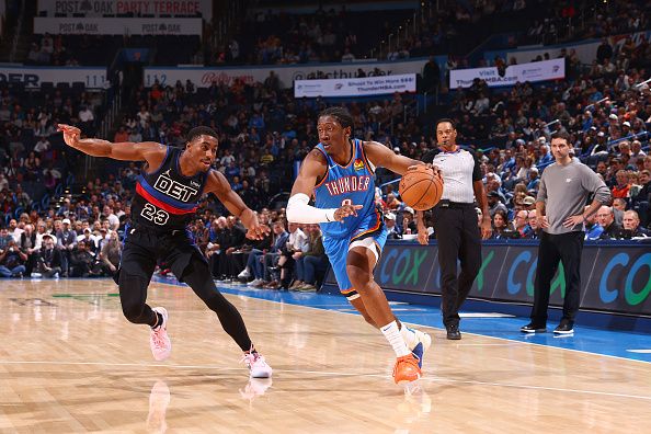 OKLAHOMA CITY, OK - OCTOBER 30:  Jalen Williams #8 of the Oklahoma City Thunder drives to the basket during the game against the Detroit Pistons on October 30, 2023 at Paycom Arena in Oklahoma City, Oklahoma. NOTE TO USER: User expressly acknowledges and agrees that, by downloading and or using this photograph, User is consenting to the terms and conditions of the Getty Images License Agreement. Mandatory Copyright Notice: Copyright 2023 NBAE (Photo by Zach Beeker/NBAE via Getty Images)