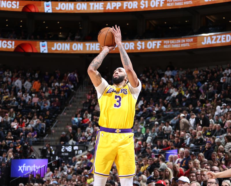 SALT LAKE CITY, UT - FEBRUARY 14: Anthony Davis #3 of the Los Angeles Lakers shoots the ball during the game against the Utah Jazz on February 14, 2024 at Delta Center in Salt Lake City, Utah. NOTE TO USER: User expressly acknowledges and agrees that, by downloading and or using this Photograph, User is consenting to the terms and conditions of the Getty Images License Agreement. Mandatory Copyright Notice: Copyright 2024 NBAE (Photo by Melissa Majchrzak/NBAE via Getty Images)