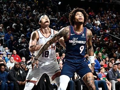 PHILADELPHIA, PA - NOVMEBER 4: Kelly Oubre Jr. #9 of the Philadelphia 76ers waits for the rebound during the game against the Phoenix Suns on November 4, 2023 at the Wells Fargo Center in Philadelphia, Pennsylvania NOTE TO USER: User expressly acknowledges and agrees that, by downloading and/or using this Photograph, user is consenting to the terms and conditions of the Getty Images License Agreement. Mandatory Copyright Notice: Copyright 2023 NBAE (Photo by David Dow/NBAE via Getty Images)