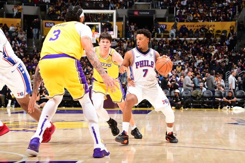 LOS ANGELES, CA - NOVEMBER 8: Kyle Lowry #7 of the Philadelphia 76ers dribbles the ball during the game against the Los Angeles Lakers on Novemberr 8, 2024 at Crypto.Com Arena in Los Angeles, California. NOTE TO USER: User expressly acknowledges and agrees that, by downloading and/or using this Photograph, user is consenting to the terms and conditions of the Getty Images License Agreement. Mandatory Copyright Notice: Copyright 2024 NBAE (Photo by Adam Pantozzi/NBAE via Getty Images)