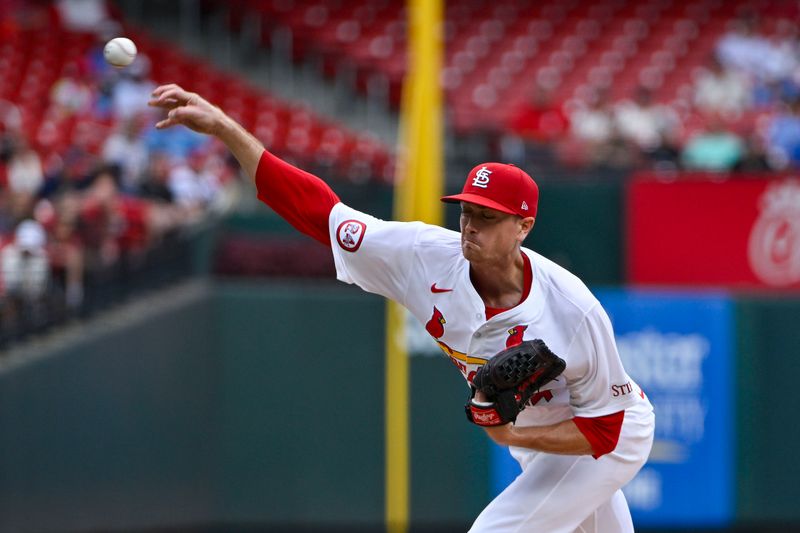 Jun 26, 2024; St. Louis, Missouri, USA;  St. Louis Cardinals starting pitcher Kyle Gibson (44) pitches against the Atlanta Braves during the second inning at Busch Stadium. Mandatory Credit: Jeff Curry-USA TODAY Sports