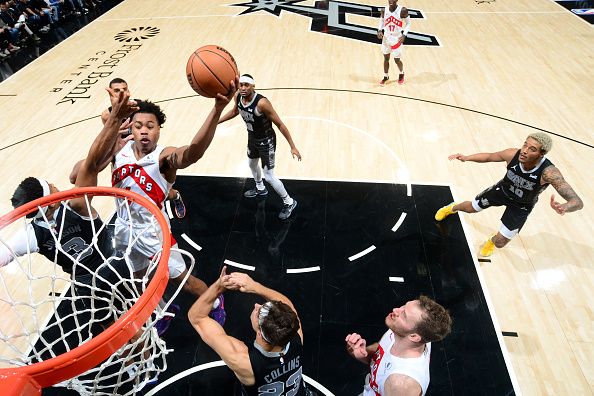 SAN ANTONIO, TX - NOVEMBER 5: Scottie Barnes #4 of the Toronto Raptors drives to the basket during the game against the San Antonio Spurs on November 5, 2023 at the Frost Bank Center in San Antonio, Texas. NOTE TO USER: User expressly acknowledges and agrees that, by downloading and or using this photograph, user is consenting to the terms and conditions of the Getty Images License Agreement. Mandatory Copyright Notice: Copyright 2023 NBAE (Photos by Michael Gonzales/NBAE via Getty Images)