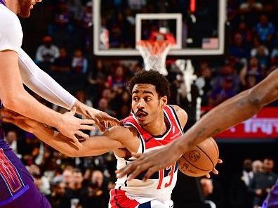 PHOENIX, AZ - DECEMBER 17: Jordan Poole #13 of the Washington Wizards handles the ball during the game against the Phoenix Suns on December 17, 2023 at Footprint Center in Phoenix, Arizona. NOTE TO USER: User expressly acknowledges and agrees that, by downloading and or using this photograph, user is consenting to the terms and conditions of the Getty Images License Agreement. Mandatory Copyright Notice: Copyright 2023 NBAE (Photo by Barry Gossage/NBAE via Getty Images)