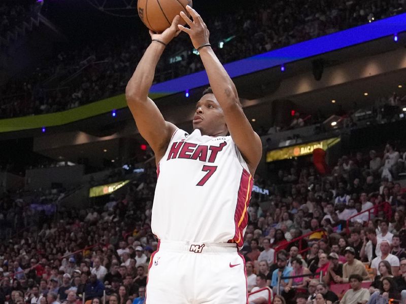 MIAMI, FL - APRIL 1:  Kyle Lowry #7 of the Miami Heat shoots the ball against the Dallas Mavericks on April 1, 2023 at FTX Arena in Miami, Florida. NOTE TO USER: User expressly acknowledges and agrees that, by downloading and or using this Photograph, user is consenting to the terms and conditions of the Getty Images License Agreement. Mandatory Copyright Notice: Copyright 2023 NBAE (Photo by Issac Baldizon/NBAE via Getty Images)