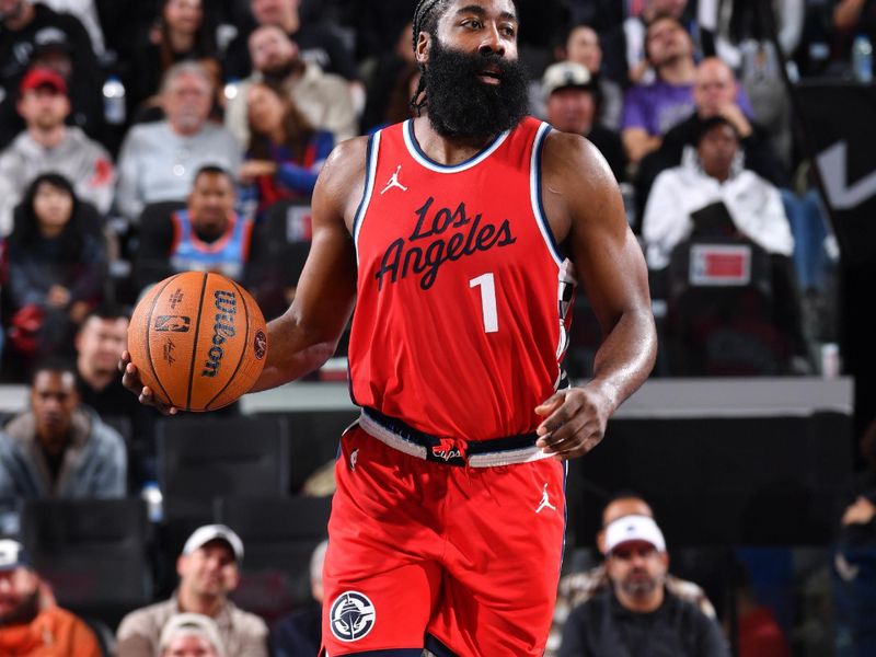 INGLEWOOD, CA - NOVEMBER 22: James Harden #1 of the LA Clippers dribbles the ball during the game against the Sacramento Kings during the Emirates NBA Cup game on November 22, 2024 at the Intuit Dome in Los Angeles, California. NOTE TO USER: User expressly acknowledges and agrees that, by downloading and/or using this Photograph, user is consenting to the terms and conditions of the Getty Images License Agreement. Mandatory Copyright Notice: Copyright 2024 NBAE (Photo by Juan Ocampo/NBAE via Getty Images)