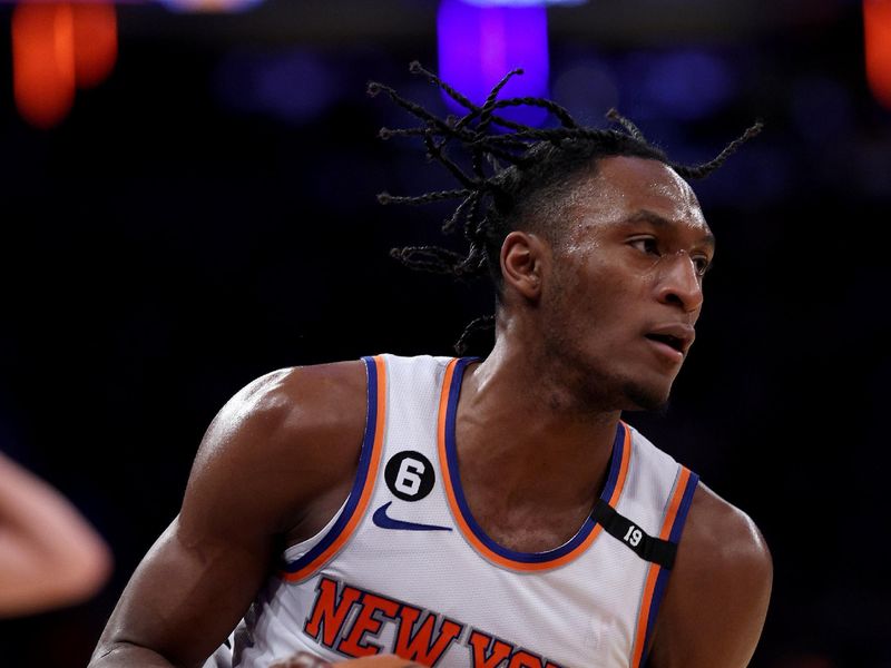 New York Knicks' Defensive Wall Stands Tall Against Toronto Raptors at Scotiabank Arena