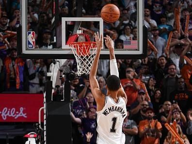 PHOENIX, AZ - NOVEMBER 2: Victor Wembanyama #1 of the San Antonio Spurs shoots a free throw during the game against the Phoenix Suns on November 2, 2023 at Footprint Center in Phoenix, Arizona. NOTE TO USER: User expressly acknowledges and agrees that, by downloading and or using this photograph, user is consenting to the terms and conditions of the Getty Images License Agreement. Mandatory Copyright Notice: Copyright 2023 NBAE (Photo by Garrett Ellwood/NBAE via Getty Images)