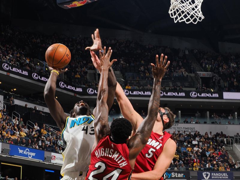 INDIANAPOLIS, IN - NOVEMBER 17: Pascal Siakam #43 of the Indiana Pacers drives to the basket during the game against the Miami Heat on November 17, 2024 at Gainbridge Fieldhouse in Indianapolis, Indiana. NOTE TO USER: User expressly acknowledges and agrees that, by downloading and or using this Photograph, user is consenting to the terms and conditions of the Getty Images License Agreement. Mandatory Copyright Notice: Copyright 2024 NBAE (Photo by Ron Hoskins/NBAE via Getty Images)