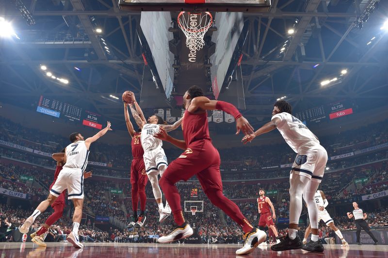 CLEVELAND, OH - FEBRUARY 23: Brandon Clarke #15 of the Memphis Grizzlies grabs the rebound during the game against the Cleveland Cavaliers on February 23 , 2025 at Rocket Arena in Cleveland, Ohio. NOTE TO USER: User expressly acknowledges and agrees that, by downloading and/or using this Photograph, user is consenting to the terms and conditions of the Getty Images License Agreement. Mandatory Copyright Notice: Copyright 2025 NBAE (Photo by David Liam Kyle/NBAE via Getty Images)