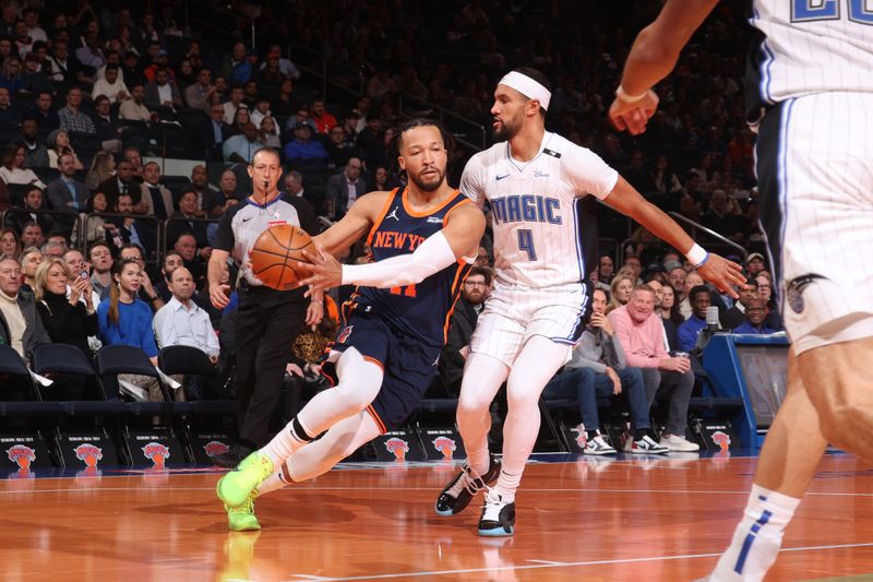 NEW YORK, NY - DECEMBER 3: Jalen Brunson #11 of the New York Knicks drives to the basket during the game against the Orlando Magic during the Emirates NBA Cup on December 3, 2024 at Madison Square Garden in New York City, New York.  NOTE TO USER: User expressly acknowledges and agrees that, by downloading and or using this photograph, User is consenting to the terms and conditions of the Getty Images License Agreement. Mandatory Copyright Notice: Copyright 2024 NBAE  (Photo by Nathaniel S. Butler/NBAE via Getty Images)