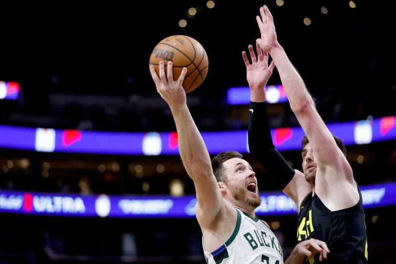 SALT LAKE CITY, UT - MARCH 24: Pat Connaughton #24 of the Milwaukee Bucks goes to the basket against the Utah Jazz on March 24, 2023 at vivint.SmartHome Arena in Salt Lake City, Utah. NOTE TO USER: User expressly acknowledges and agrees that, by downloading and or using this Photograph, User is consenting to the terms and conditions of the Getty Images License Agreement. Mandatory Copyright Notice: Copyright 2023 NBAE (Photo by Jeff Swinger/NBAE via Getty Images)