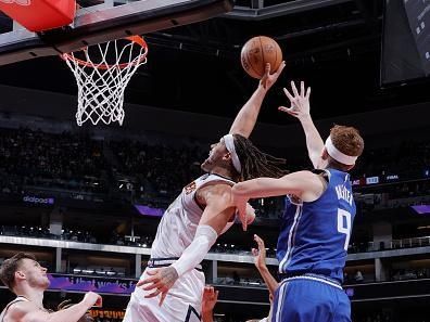 SACRAMENTO, CA - DECEMBER 2: Aaron Gordon #50 of the Denver Nuggets grabs the rebound during the game against the Sacramento Kings on December 2, 2023 at Golden 1 Center in Sacramento, California. NOTE TO USER: User expressly acknowledges and agrees that, by downloading and or using this Photograph, user is consenting to the terms and conditions of the Getty Images License Agreement. Mandatory Copyright Notice: Copyright 2023 NBAE (Photo by Rocky Widner/NBAE via Getty Images)