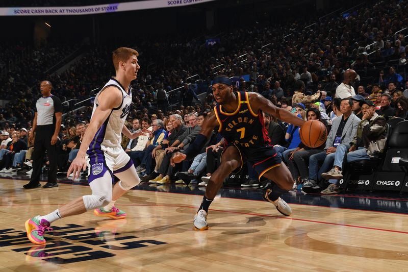 SAN FRANCISCO, CA - JANUARY 5:  Buddy Hield #7 of the Golden State Warriors handles the ball during the game against the Sacramento Kings on January 5, 2025 at Chase Center in San Francisco, California. NOTE TO USER: User expressly acknowledges and agrees that, by downloading and or using this photograph, user is consenting to the terms and conditions of Getty Images License Agreement. Mandatory Copyright Notice: Copyright 2025 NBAE (Photo by Noah Graham/NBAE via Getty Images)