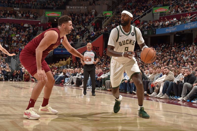 CLEVELAND, OH - NOVEMBER 4: Bobby Portis #9 of the Milwaukee Bucks handles the ball during the game against the Cleveland Cavaliers on November 4, 2024 at Rocket Mortgage FieldHouse in Cleveland, Ohio. NOTE TO USER: User expressly acknowledges and agrees that, by downloading and/or using this Photograph, user is consenting to the terms and conditions of the Getty Images License Agreement. Mandatory Copyright Notice: Copyright 2024 NBAE (Photo by David Liam Kyle/NBAE via Getty Images)