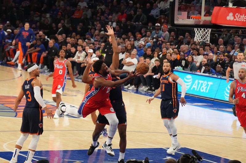 NEW YORK, NY - APRIL 22: Joel Embiid #21 of the Philadelphia 76ers drives to the basket during the game against the New York Knicks during Round 1 Game 2 of the 2024 NBA Playoffs on April 22, 2024 at Madison Square Garden in New York City, New York.  NOTE TO USER: User expressly acknowledges and agrees that, by downloading and or using this photograph, User is consenting to the terms and conditions of the Getty Images License Agreement. Mandatory Copyright Notice: Copyright 2024 NBAE  (Photo by Jesse D. Garrabrant/NBAE via Getty Images)