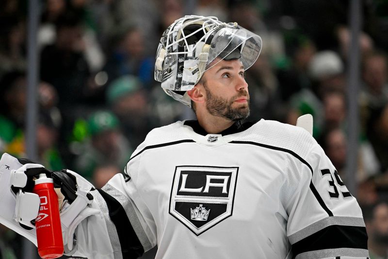 Jan 16, 2024; Dallas, Texas, USA; Los Angeles Kings goaltender Cam Talbot (39) waits for play to resume against the Dallas Stars during the second period at the American Airlines Center. Mandatory Credit: Jerome Miron-USA TODAY Sports