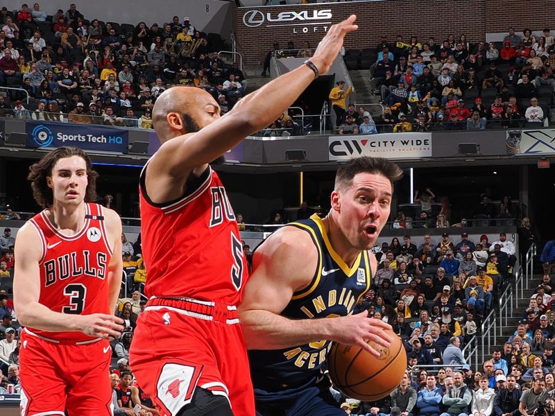 INDIANAPOLIS, IN - MARCH 2: T.J. McConnell #9 of the Indiana Pacers handles the ball during the game against the Chicago Bulls on March 2, 2025 at Gainbridge Fieldhouse in Indianapolis, Indiana. NOTE TO USER: User expressly acknowledges and agrees that, by downloading and or using this Photograph, user is consenting to the terms and conditions of the Getty Images License Agreement. Mandatory Copyright Notice: Copyright 2025 NBAE (Photo by Ron Hoskins/NBAE via Getty Images)