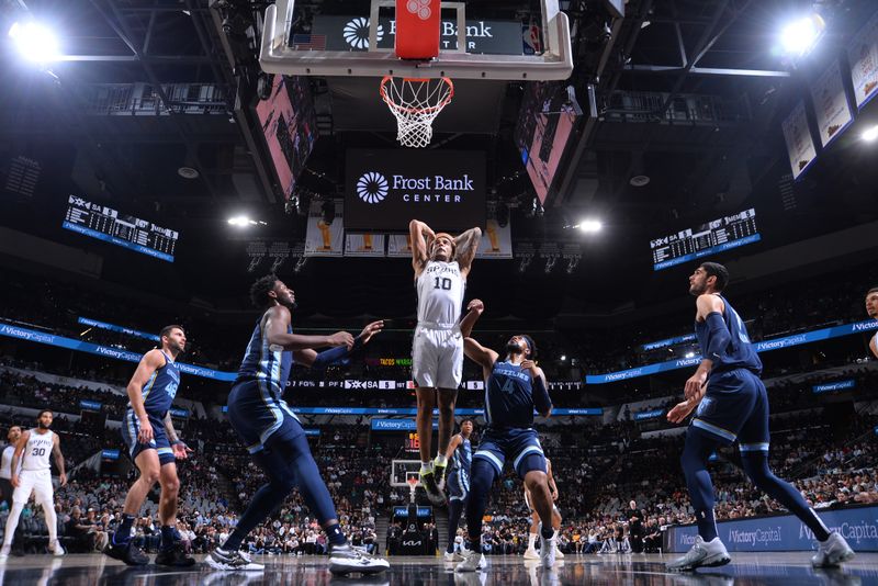 SAN ANTONIO, TX - MARCH 22  Jeremy Sochan #10 of the San Antonio Spurs dunks the ball during the game against the San Antonio Spurs on March 22, 2024 at the Frost Bank Center in San Antonio, Texas. NOTE TO USER: User expressly acknowledges and agrees that, by downloading and or using this photograph, user is consenting to the terms and conditions of the Getty Images License Agreement. Mandatory Copyright Notice: Copyright 2024 NBAE (Photos by Michael Gonzales/NBAE via Getty Images)