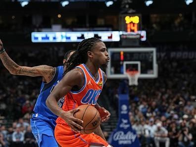 DALLAS, TX - DECEMBER 2: Cason Wallace #22 of the Oklahoma City Thunder  goes to the basket during the game on December 2, 2023 at the American Airlines Center in Dallas, Texas. NOTE TO USER: User expressly acknowledges and agrees that, by downloading and or using this photograph, User is consenting to the terms and conditions of the Getty Images License Agreement. Mandatory Copyright Notice: Copyright 2023 NBAE (Photo by Glenn James/NBAE via Getty Images)