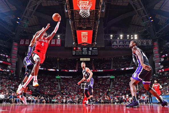 HOUSTON, TX - NOVEMBER 6: Jalen Green #4 of the Houston Rockets shoots the ball during the game against the Sacramento Kings on November 6, 2023 at the Toyota Center in Houston, Texas. NOTE TO USER: User expressly acknowledges and agrees that, by downloading and or using this photograph, User is consenting to the terms and conditions of the Getty Images License Agreement. Mandatory Copyright Notice: Copyright 2023 NBAE (Photo by Logan Riely/NBAE via Getty Images)