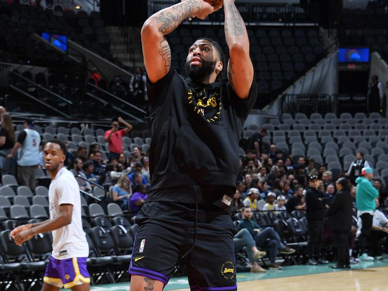 SAN ANTONIO, TX - NOVEMBER 27: Anthony Davis #3 of the Los Angeles Lakers warms up before the game against the San Antonio Spurs on November 27, 2024 at the Frost Bank Center in San Antonio, Texas. NOTE TO USER: User expressly acknowledges and agrees that, by downloading and or using this photograph, user is consenting to the terms and conditions of the Getty Images License Agreement. Mandatory Copyright Notice: Copyright 2024 NBAE (Photos by Michael Gonzales/NBAE via Getty Images)