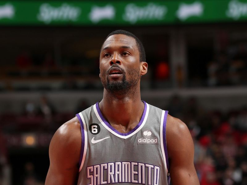 CHICAGO, IL - MARCH 15: Harrison Barnes #40 of the Sacramento Kings prepares to shoot a free throw during the game against the Chicago Bulls on March 15, 2023 at United Center in Chicago, Illinois. NOTE TO USER: User expressly acknowledges and agrees that, by downloading and or using this photograph, User is consenting to the terms and conditions of the Getty Images License Agreement. Mandatory Copyright Notice: Copyright 2023 NBAE (Photo by Gary Dineen/NBAE via Getty Images)