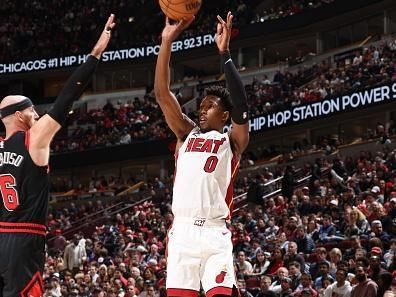 CHICAGO, IL - NOVEMBER 18: Josh Richardson #0 of the Miami Heat shoots the ball during the game against the Chicago Bulls on November 18, 2023 at United Center in Chicago, Illinois. NOTE TO USER: User expressly acknowledges and agrees that, by downloading and or using this photograph, User is consenting to the terms and conditions of the Getty Images License Agreement. Mandatory Copyright Notice: Copyright 2023 NBAE (Photo by Jeff Haynes/NBAE via Getty Images)