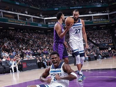 SACRAMENTO, CA - DECEMBER 23: Anthony Edwards #5 of the Minnesota Timberwolves celebrates during the game against the Sacramento Kings on December 23, 2023 at Golden 1 Center in Sacramento, California. NOTE TO USER: User expressly acknowledges and agrees that, by downloading and or using this Photograph, user is consenting to the terms and conditions of the Getty Images License Agreement. Mandatory Copyright Notice: Copyright 2023 NBAE (Photo by Rocky Widner/NBAE via Getty Images)