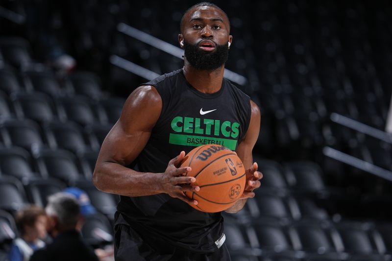 DENVER, CO - JANUARY 1: Jaylen Brown #7 of the Boston Celtics warms up before the game against the Denver Nuggets on January 1, 2023 at the Ball Arena in Denver, Colorado. NOTE TO USER: User expressly acknowledges and agrees that, by downloading and/or using this Photograph, user is consenting to the terms and conditions of the Getty Images License Agreement. Mandatory Copyright Notice: Copyright 2022 NBAE (Photo by Bart Young/NBAE via Getty Images)