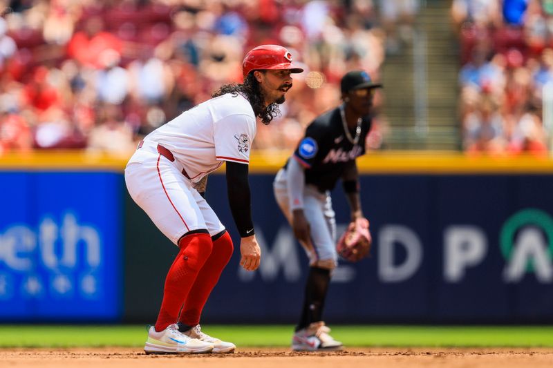 Jul 14, 2024; Cincinnati, Ohio, USA; Cincinnati Reds second baseman Jonathan India (6) leads off from second in the fourth inning against the Miami Marlins at Great American Ball Park. Mandatory Credit: Katie Stratman-USA TODAY Sports