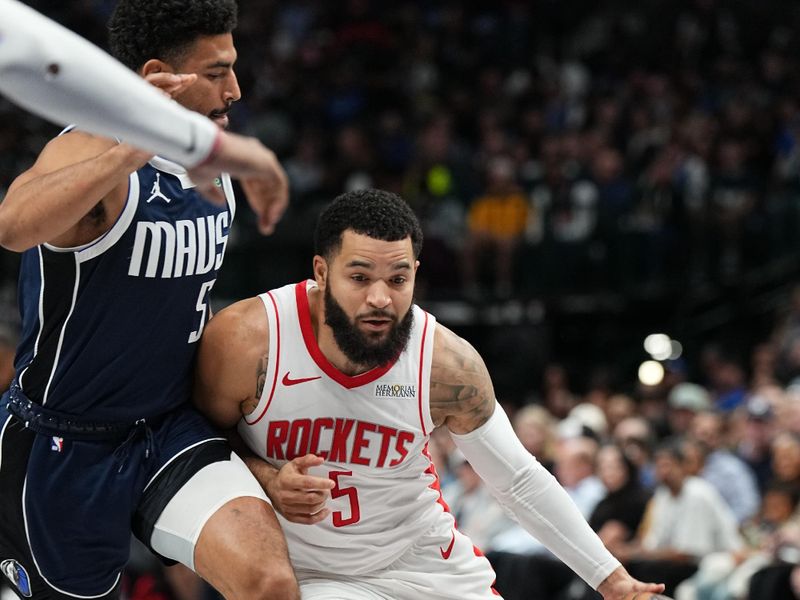 DALLAS, TX - OCTOBER 31: Fred VanVleet #5 of the Houston Rockets dribbles the ball during the game against the Dallas Mavericks on October 31, 2024 at American Airlines Center in Dallas, Texas. NOTE TO USER: User expressly acknowledges and agrees that, by downloading and or using this photograph, User is consenting to the terms and conditions of the Getty Images License Agreement. Mandatory Copyright Notice: Copyright 2024 NBAE (Photo by Glenn James/NBAE via Getty Images)