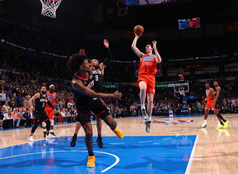 OKLAHOMA CITY, OK - MARCH 27:  Josh Giddey #3 of the Oklahoma City Thunder shoots the ball during the game against the Houston Rockets on March 27, 2024 at Paycom Arena in Oklahoma City, Oklahoma. NOTE TO USER: User expressly acknowledges and agrees that, by downloading and or using this photograph, User is consenting to the terms and conditions of the Getty Images License Agreement. Mandatory Copyright Notice: Copyright 2024 NBAE (Photo by Zach Beeker/NBAE via Getty Images)